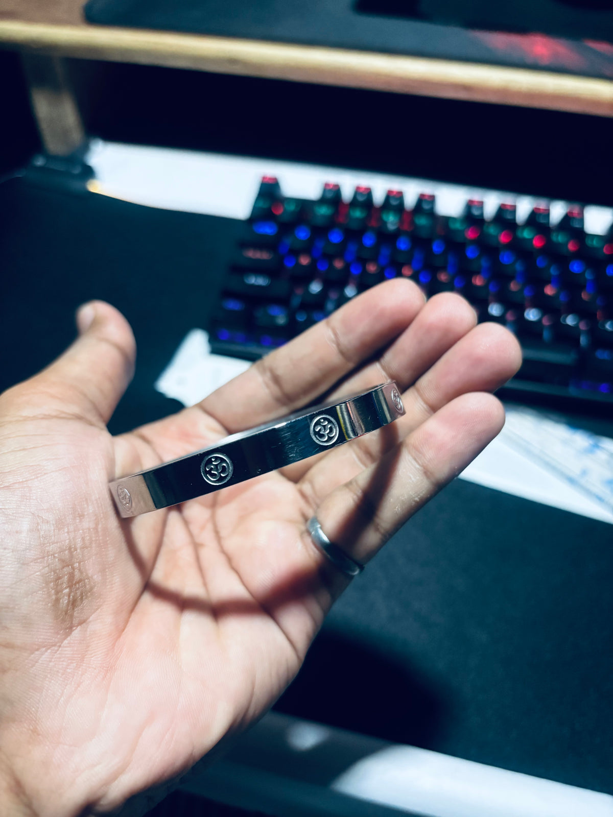 Silver Om Engraved Hinged Kada