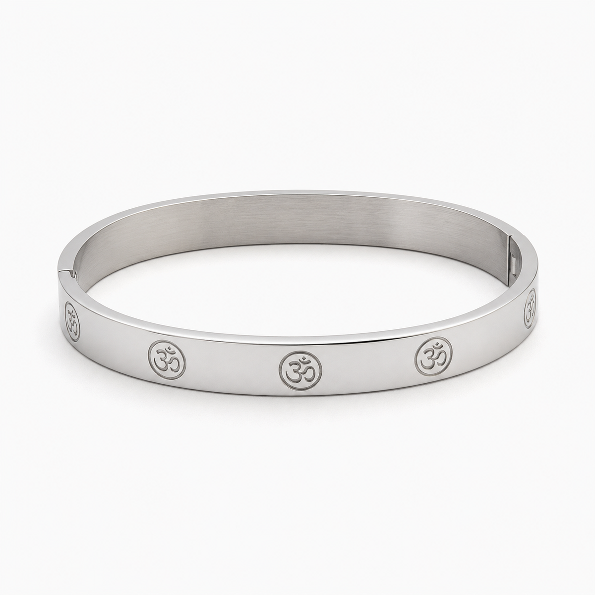 Silver Om Engraved Hinged Kada